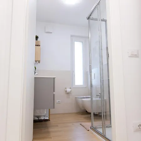 Apartment Vrenozi Piacenza